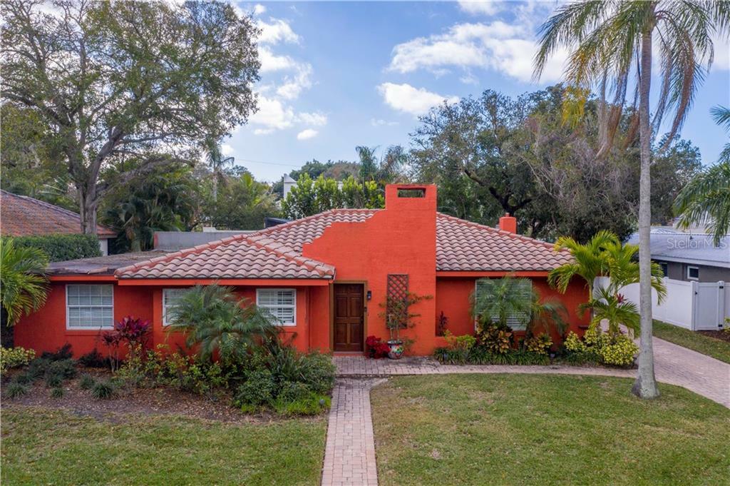 Property Photo:  1850 Goldenrod Street  FL 34239 