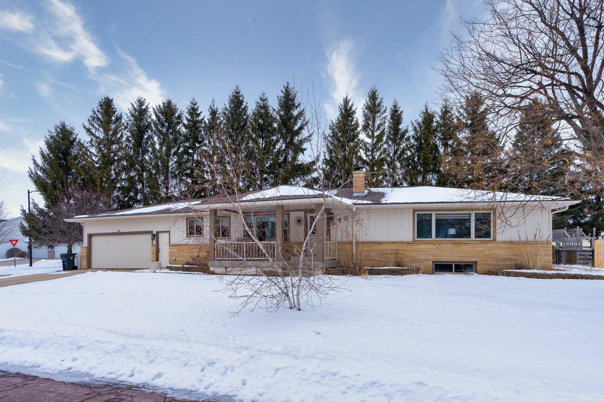 Property Photo: 570 Forest Lane MN 56003