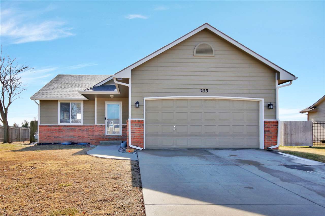 Property Photo:  223 Wheatridge Dr  KS 67114 