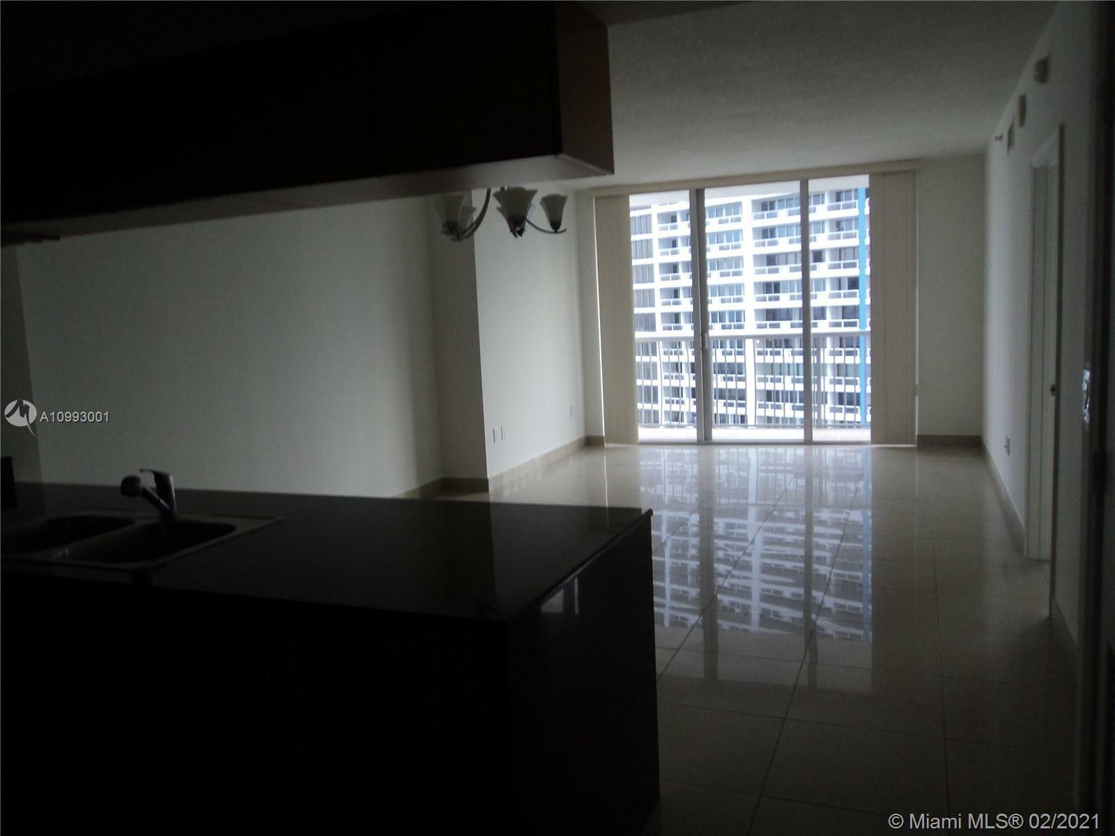 Property Photo:  1750 N Bayshore Dr 2704  FL 33132 