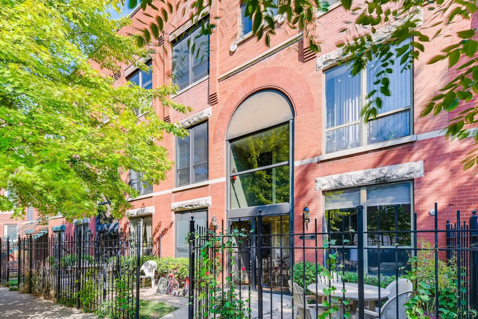 Property Photo:  2140 W Ohio Street 3  IL 60612 