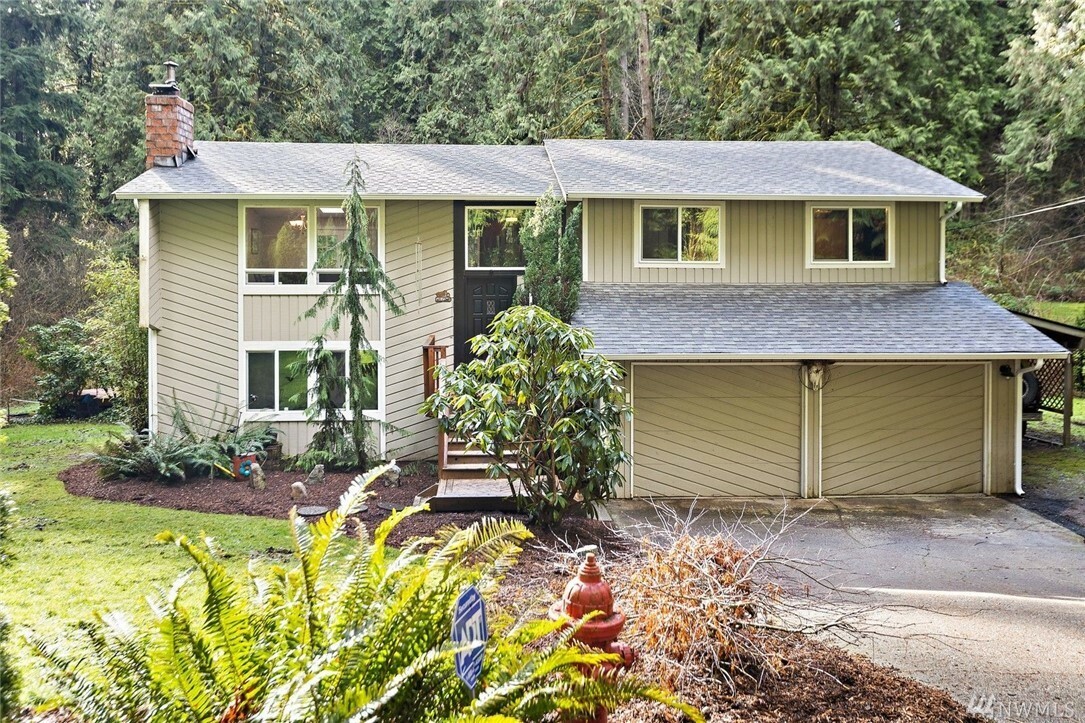 Property Photo:  9810 Waverly Dr  WA 98296 