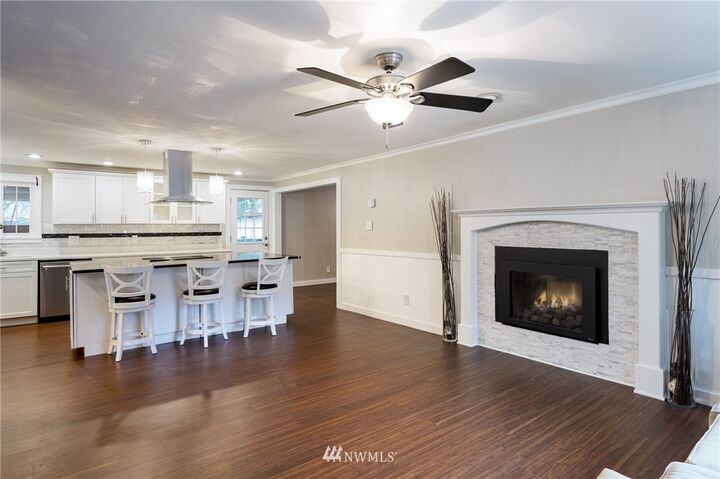 Property Photo: 13218 2nd Avenue SE WA 98208