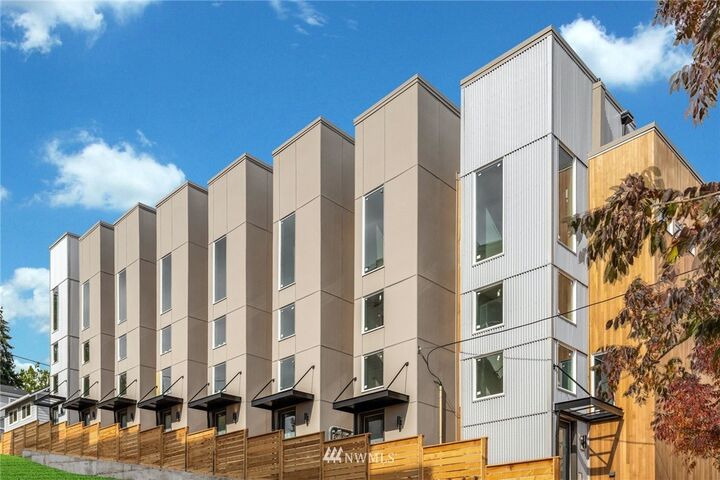 3078 SW Avalon Way B  Seattle WA 98126 photo