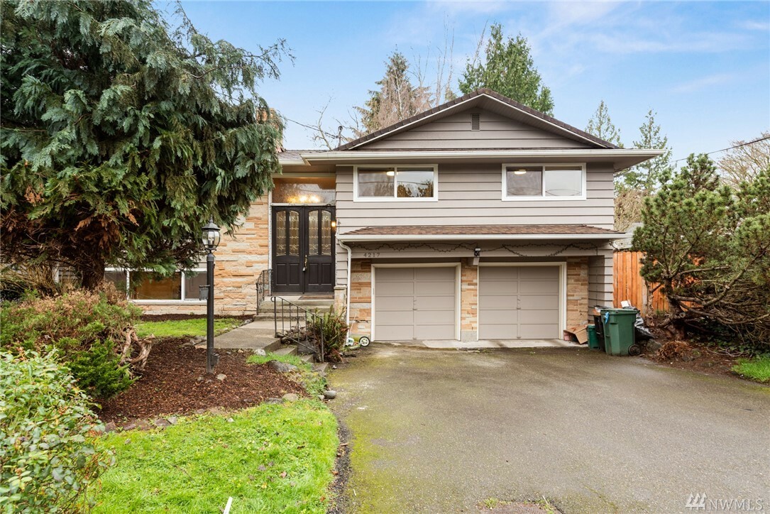 Property Photo:  4217 NE 103rd Pl  WA 98125 