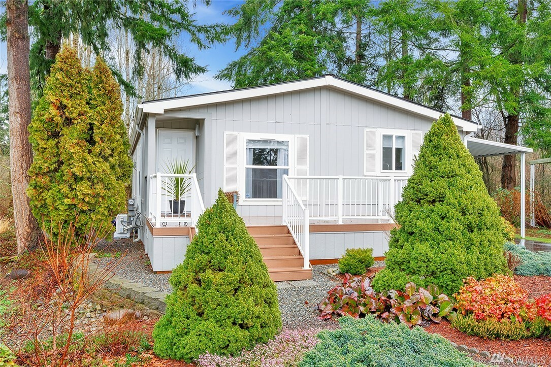 Property Photo:  18425 NE 95th St 116  WA 98052 