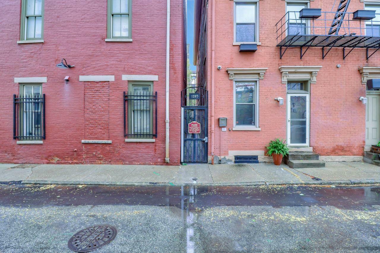 Property Photo:  1207 Republic St 102B  OH 45202 