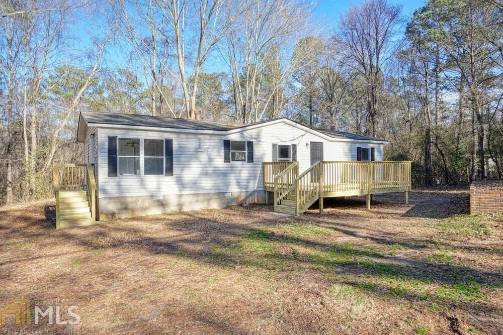 Property Photo: 1670 Gum Creek Road GA 30054