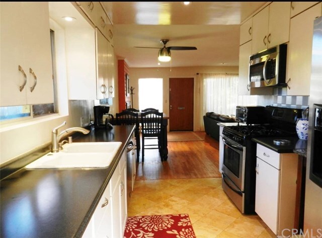 Property Photo: 808 Calle De Arboles CA 90277