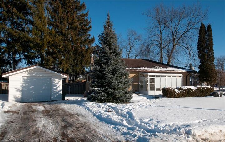 30 Willow Street Street  Stratford ON N5A 3B2 photo