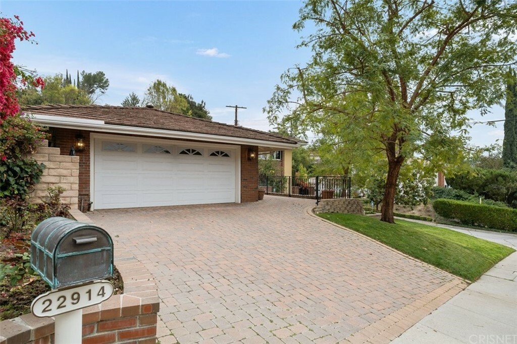 22914 Gershwin Drive  Woodland Hills CA 91364 photo