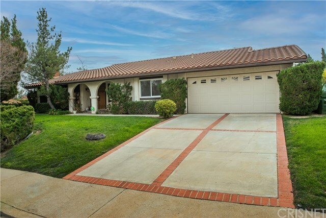 Property Photo:  19040 Kingsbury Street  CA 91326 