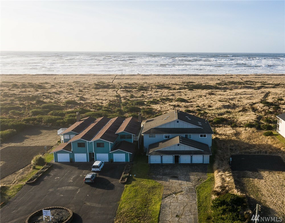 Property Photo:  1049 Ocean Shores Blvd SW 1  WA 98569 