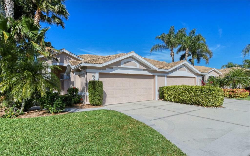 9504 Forest Hills Circle  Sarasota FL 34238 photo