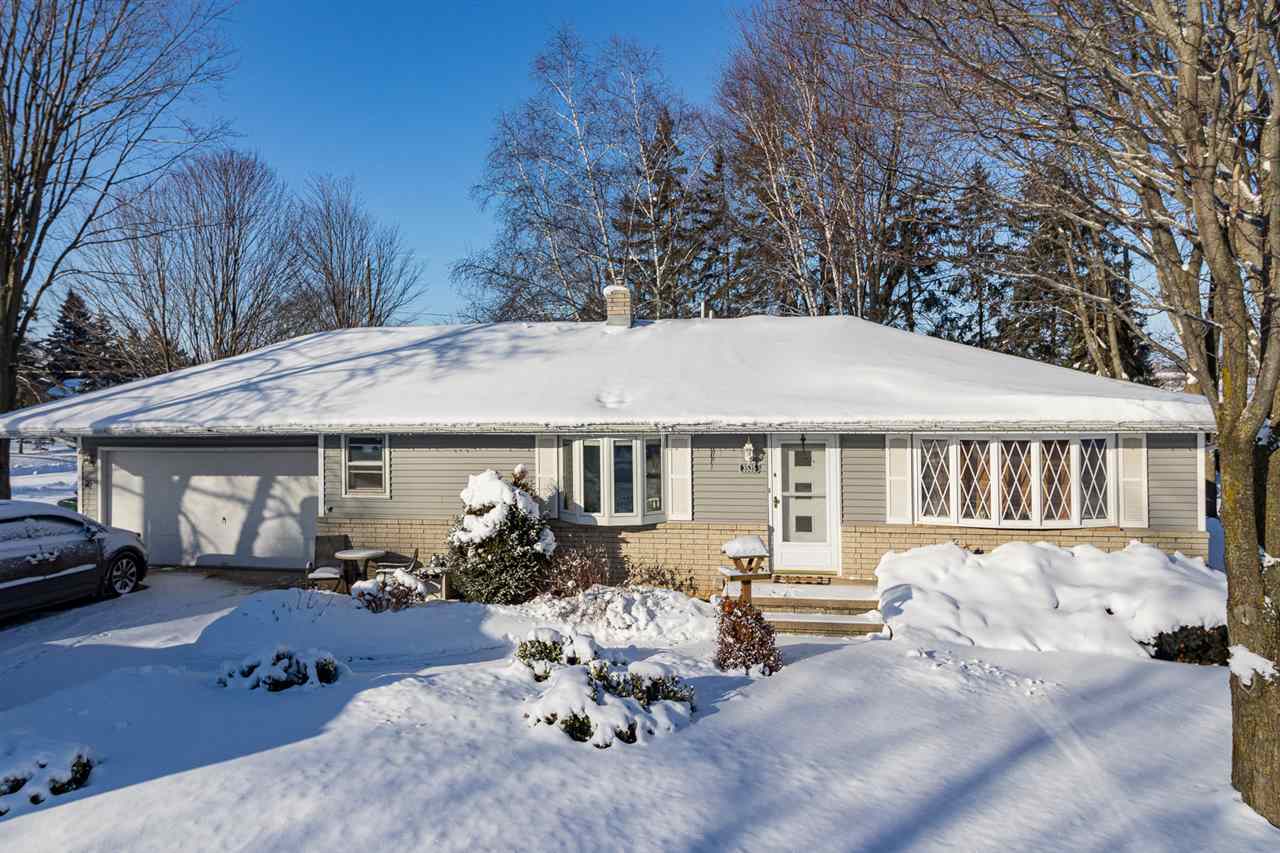 Property Photo: 3535 N Summit Street WI 54914