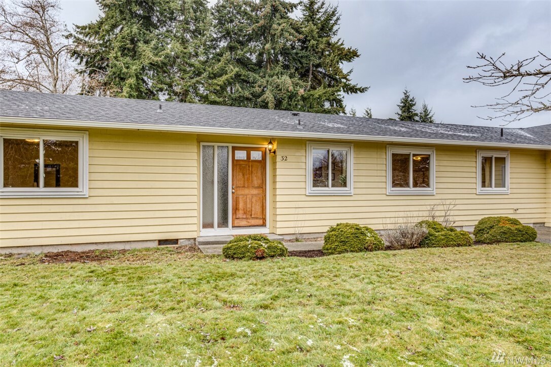 Property Photo:  32 Wynn Lane  WA 98362 