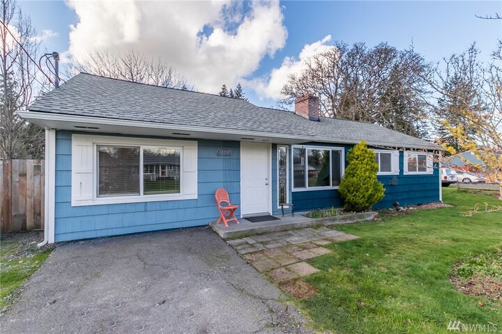 Property Photo:  9106 Maple Ave SW  WA 98499 