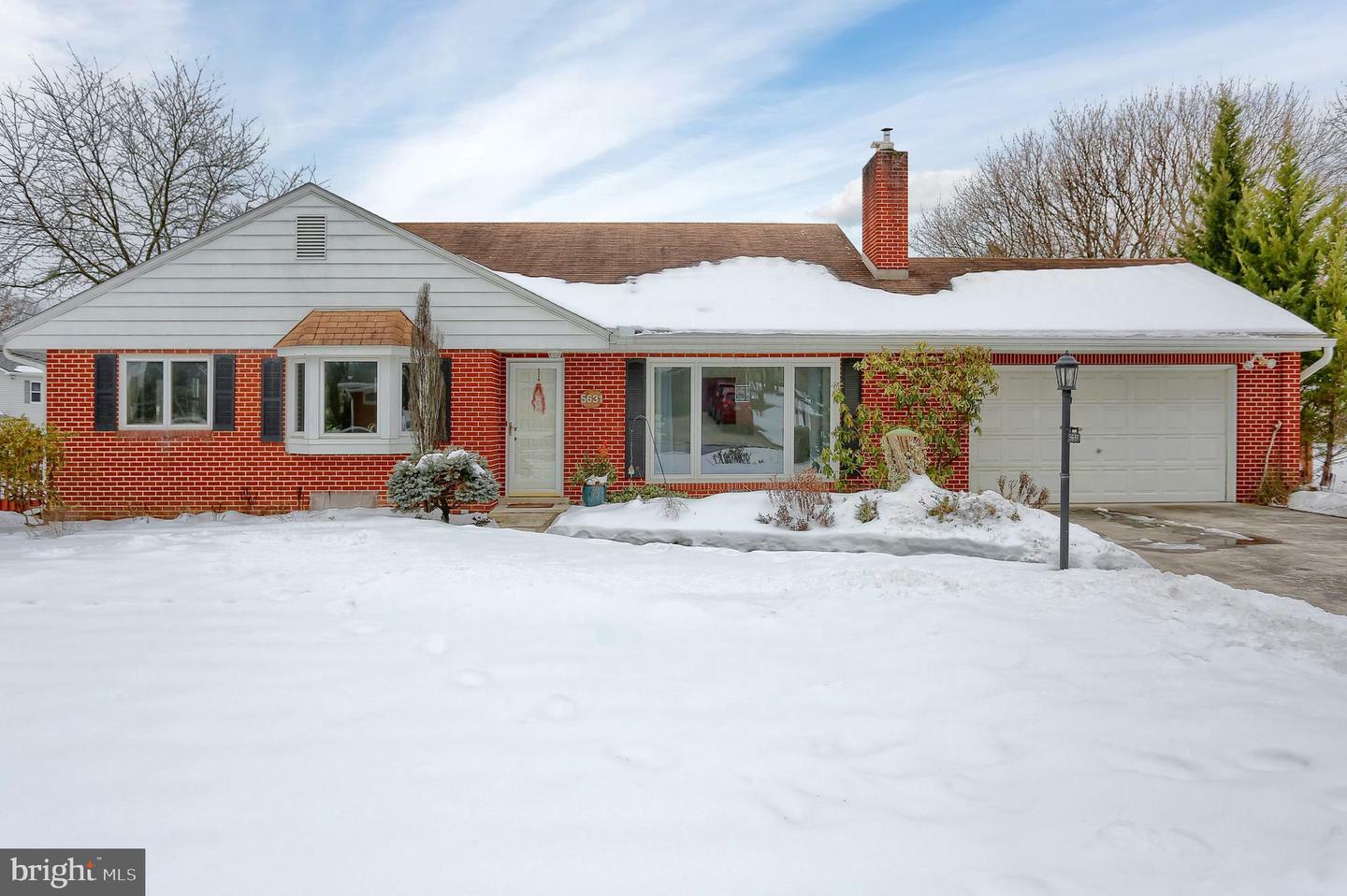 Property Photo: 5631 Derbyshire Road PA 17112