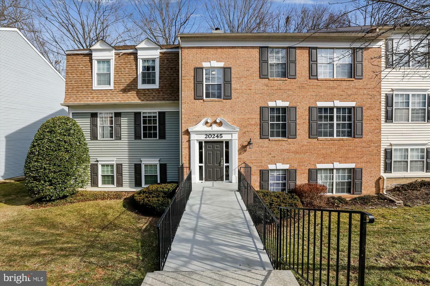 20245 Shipley Terrace 202-4A  Germantown MD 20874 photo