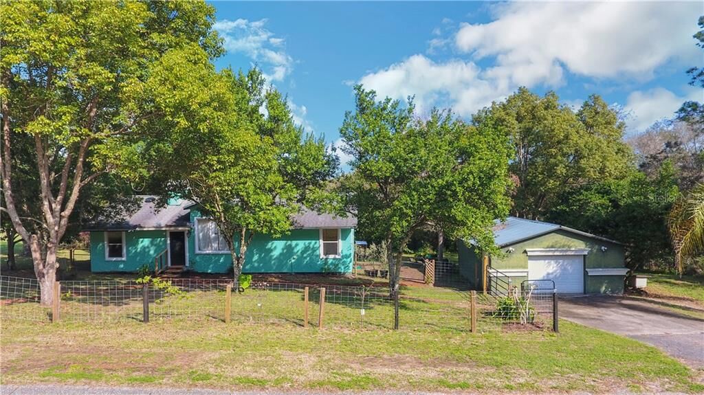 Property Photo: 22162 Birr Court FL 32757