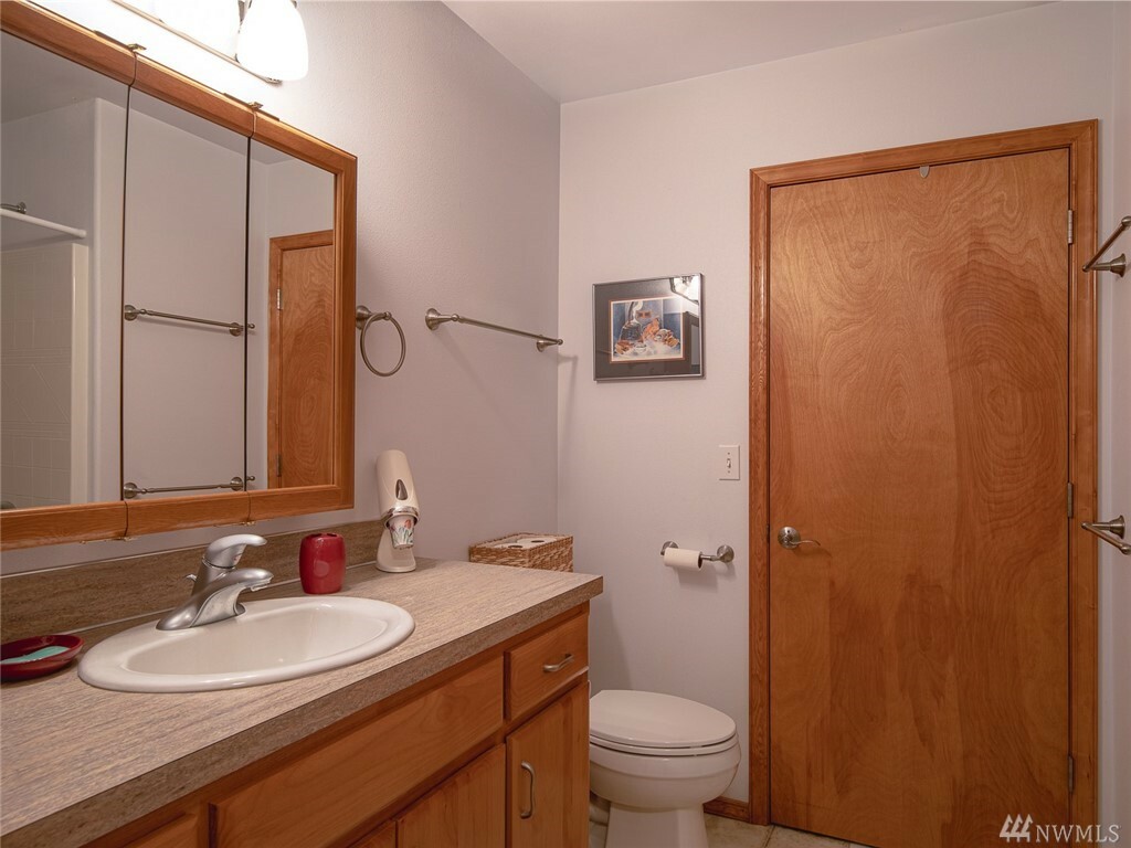 Property Photo: 31 Serpentine Ave WA 98382