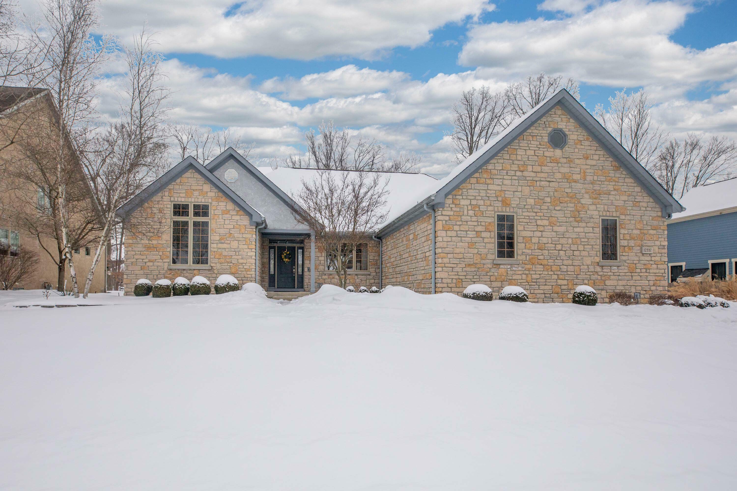 Property Photo:  12337 Brook Forest Circle  OH 43147 