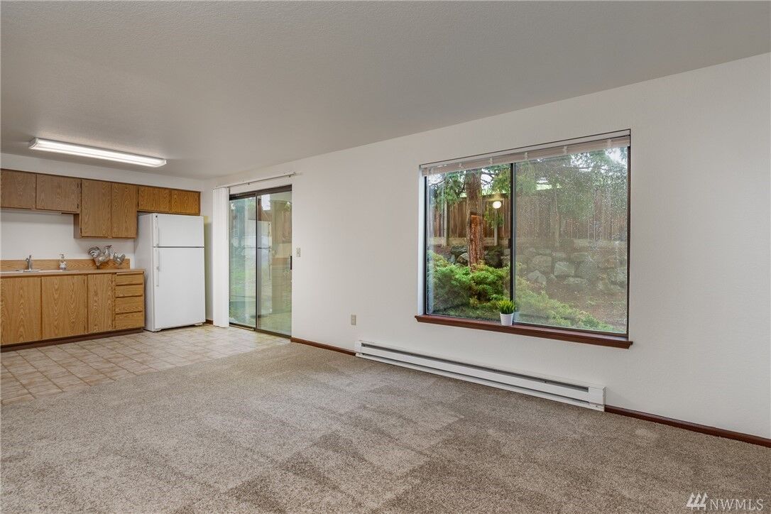 Property Photo: 325 NE Kettle St 103 WA 98277