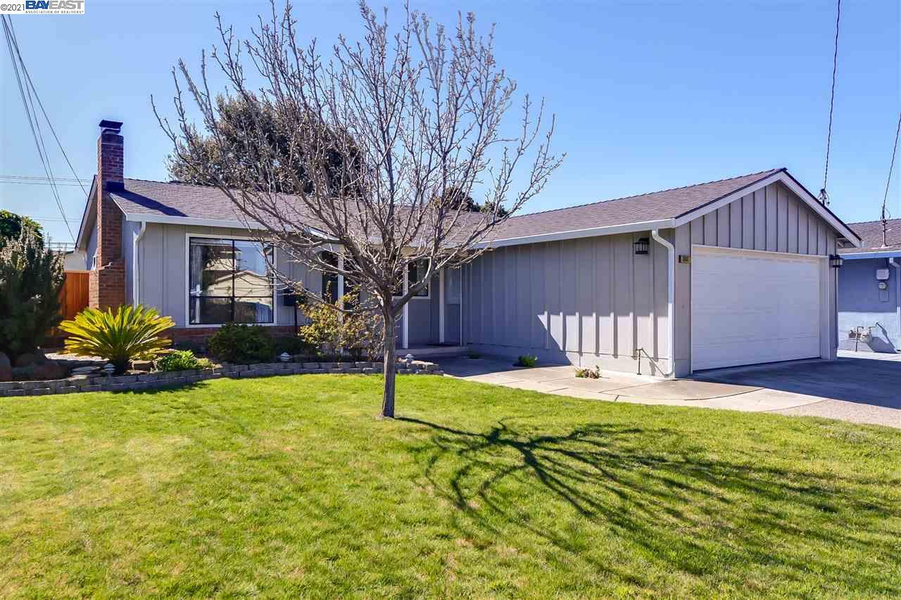 Property Photo: 36007 Dalewood Dr CA 94560