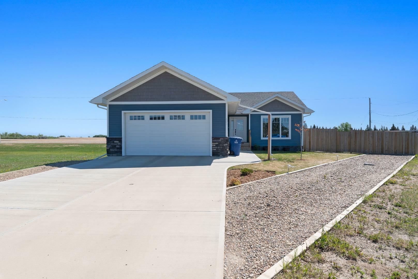 Property Photo: 601 Spruce Street SK S0M 1M0