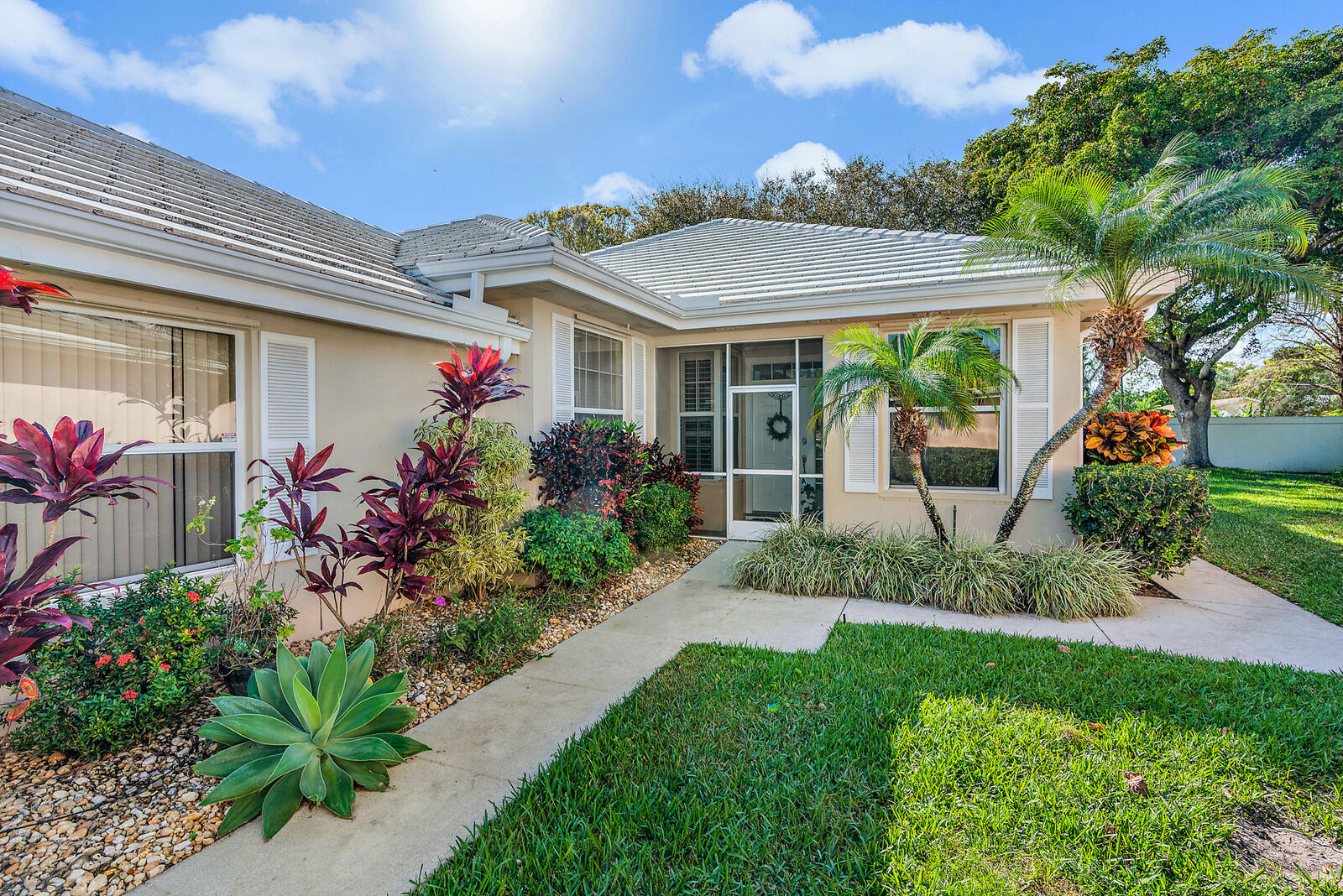 Property Photo:  1091 Bedford Avenue  FL 33403 