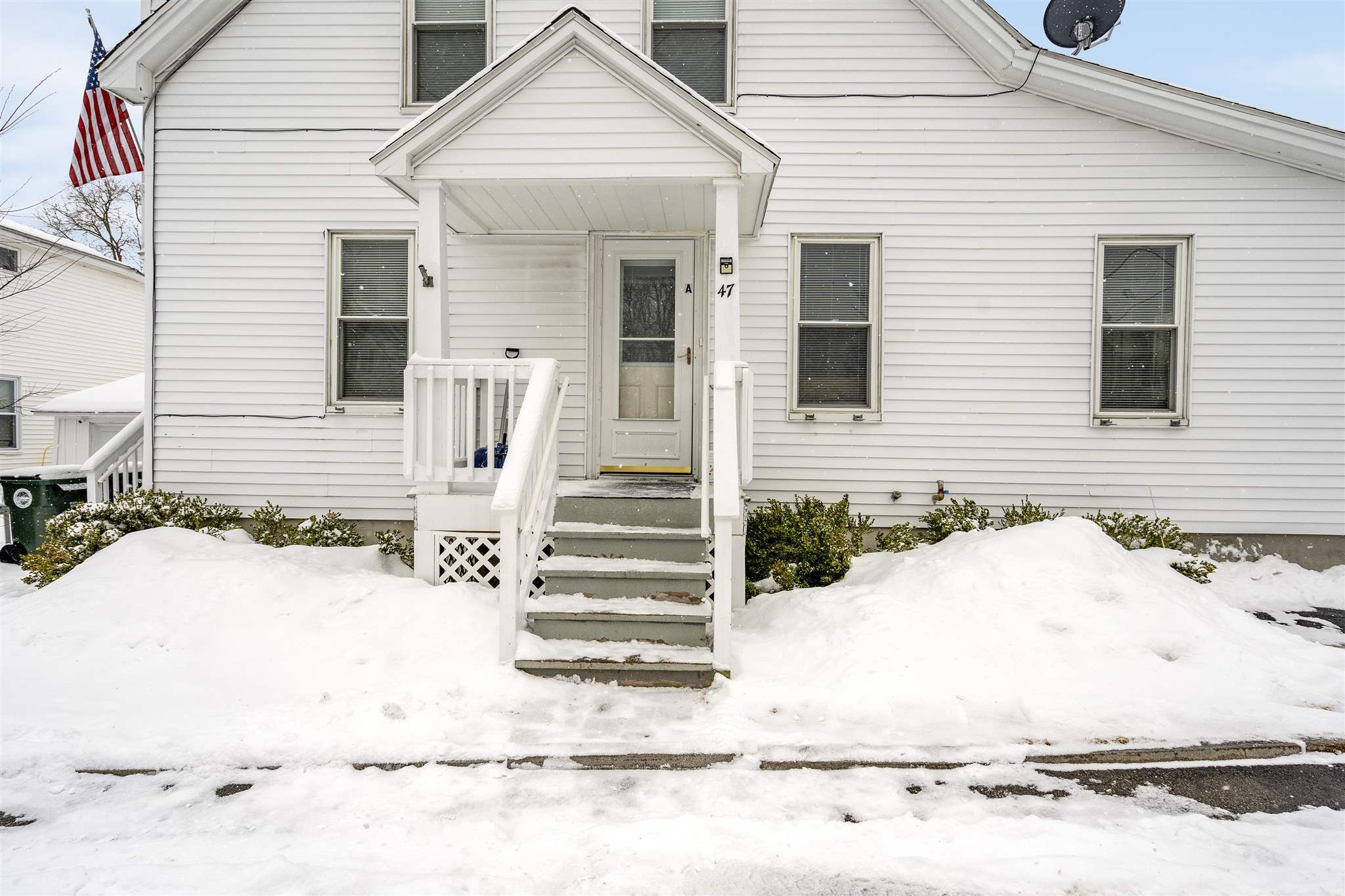 Property Photo:  47 Larch Street  NH 03045 