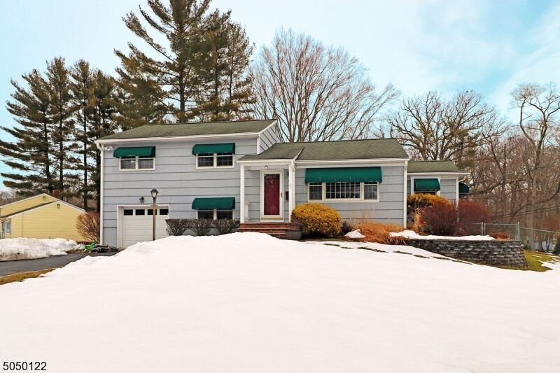 Property Photo:  83 Edgewood Dr  NJ 07932 