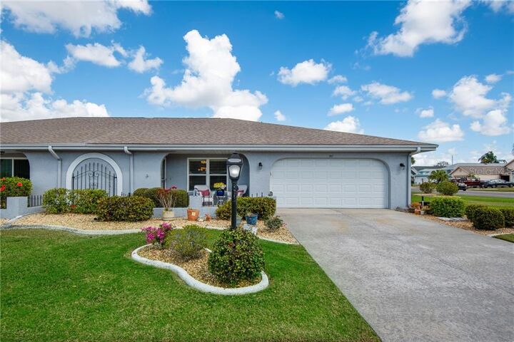Property Photo:  301 Stroll Lane  FL 33573 