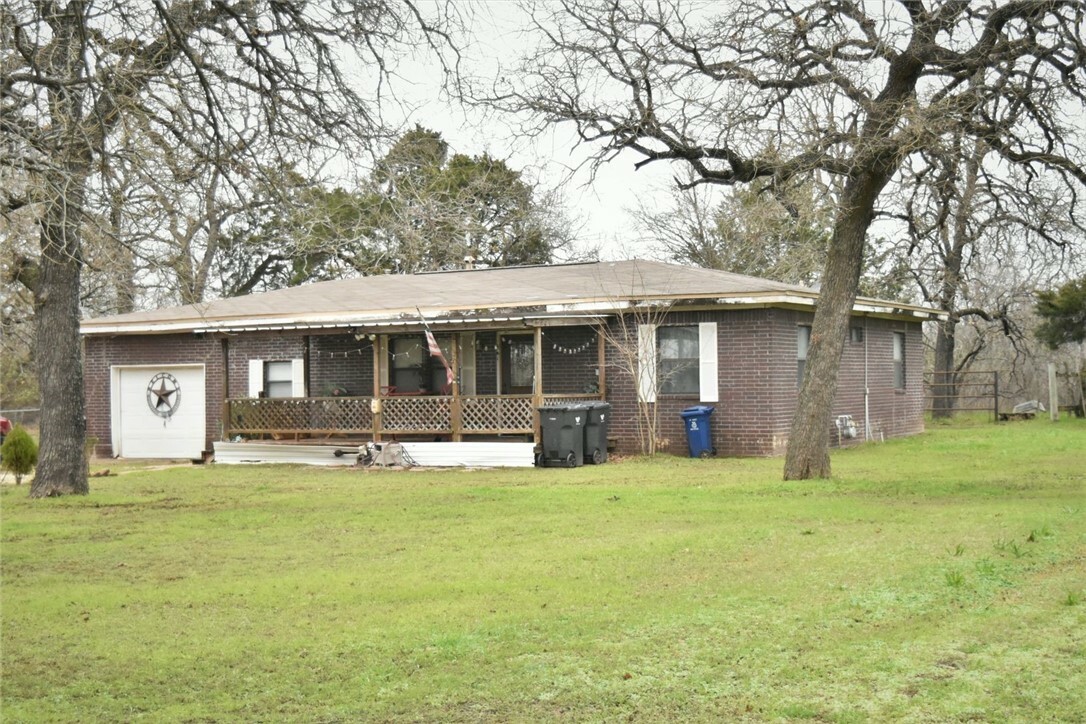 Property Photo:  1406 E Loop 340  TX 76705 