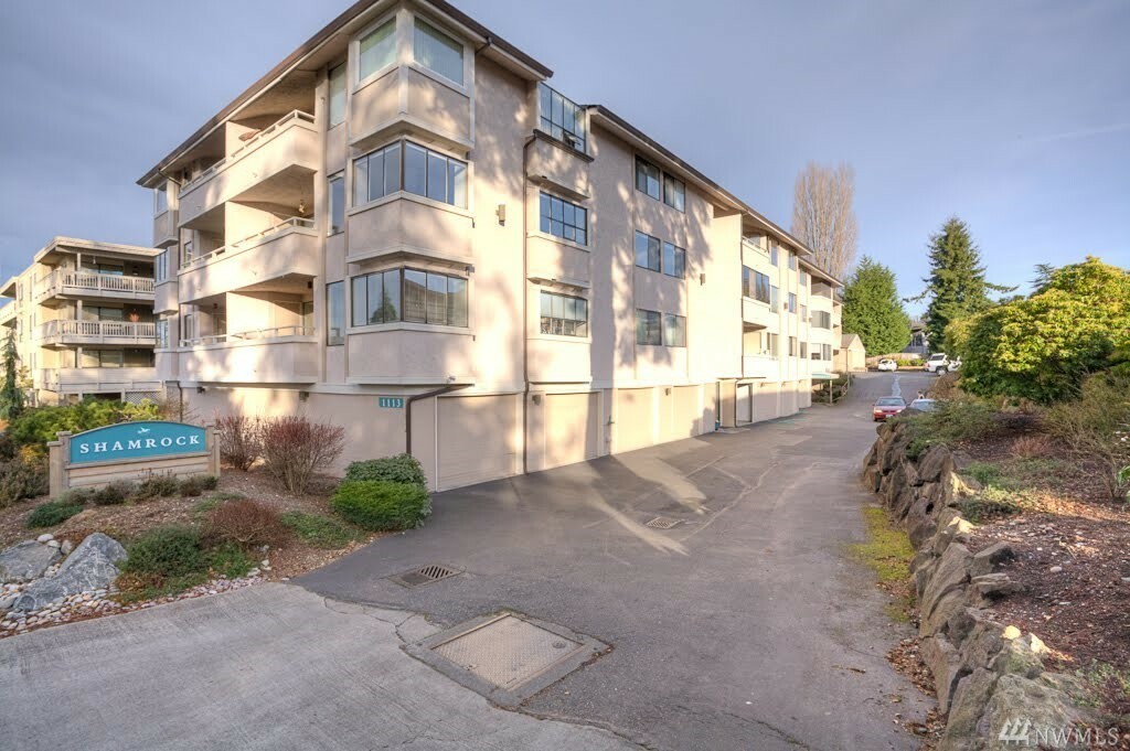 Property Photo:  1113 5th Ave S 106  WA 98020 