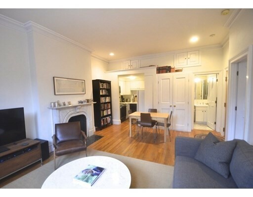 Property Photo:  449 Beacon Street 6  MA 02115 