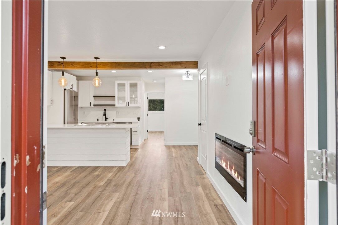 Property Photo: 9623 S 248th Street D7 WA 98030