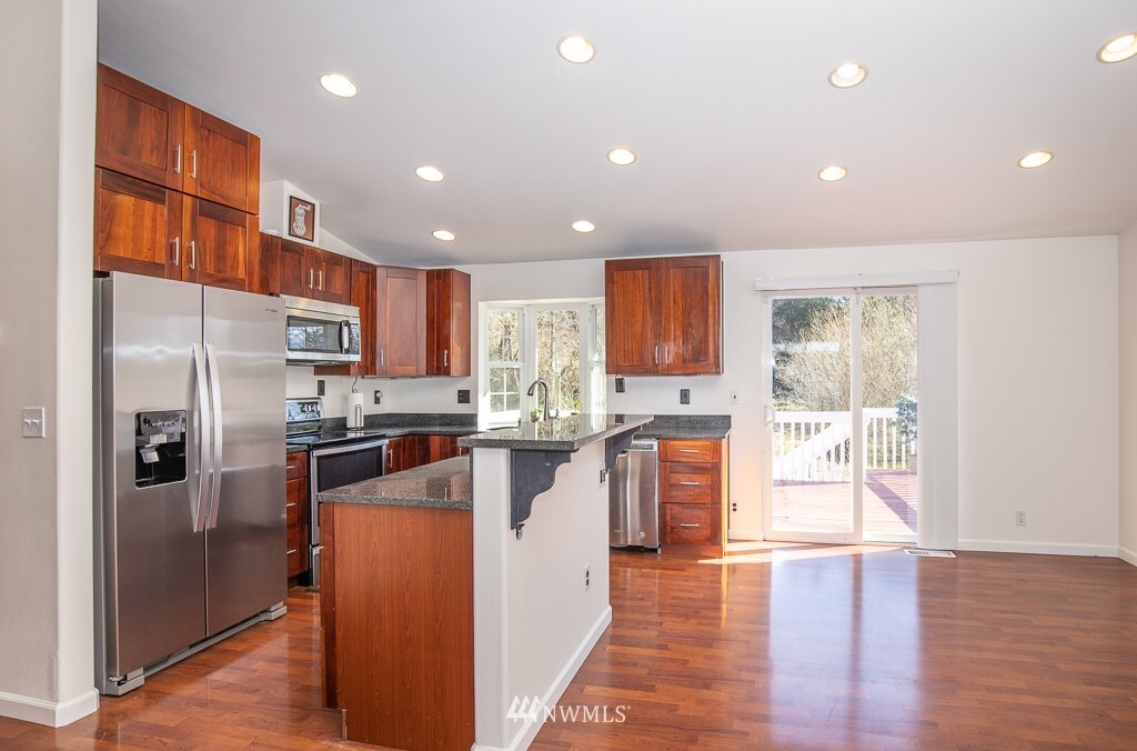 Property Photo: 916 Elm Street WA 98294