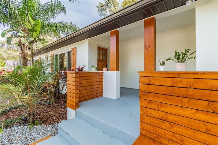 Property Photo:  909 E Robson Street  FL 33604 