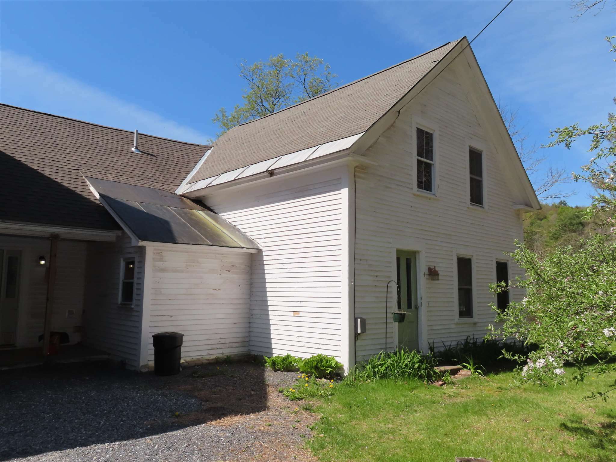 Property Photo:  4 Memorial Street  NH 03448 