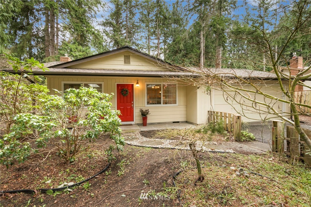 Property Photo:  41 Jonathan Place  WA 98339 