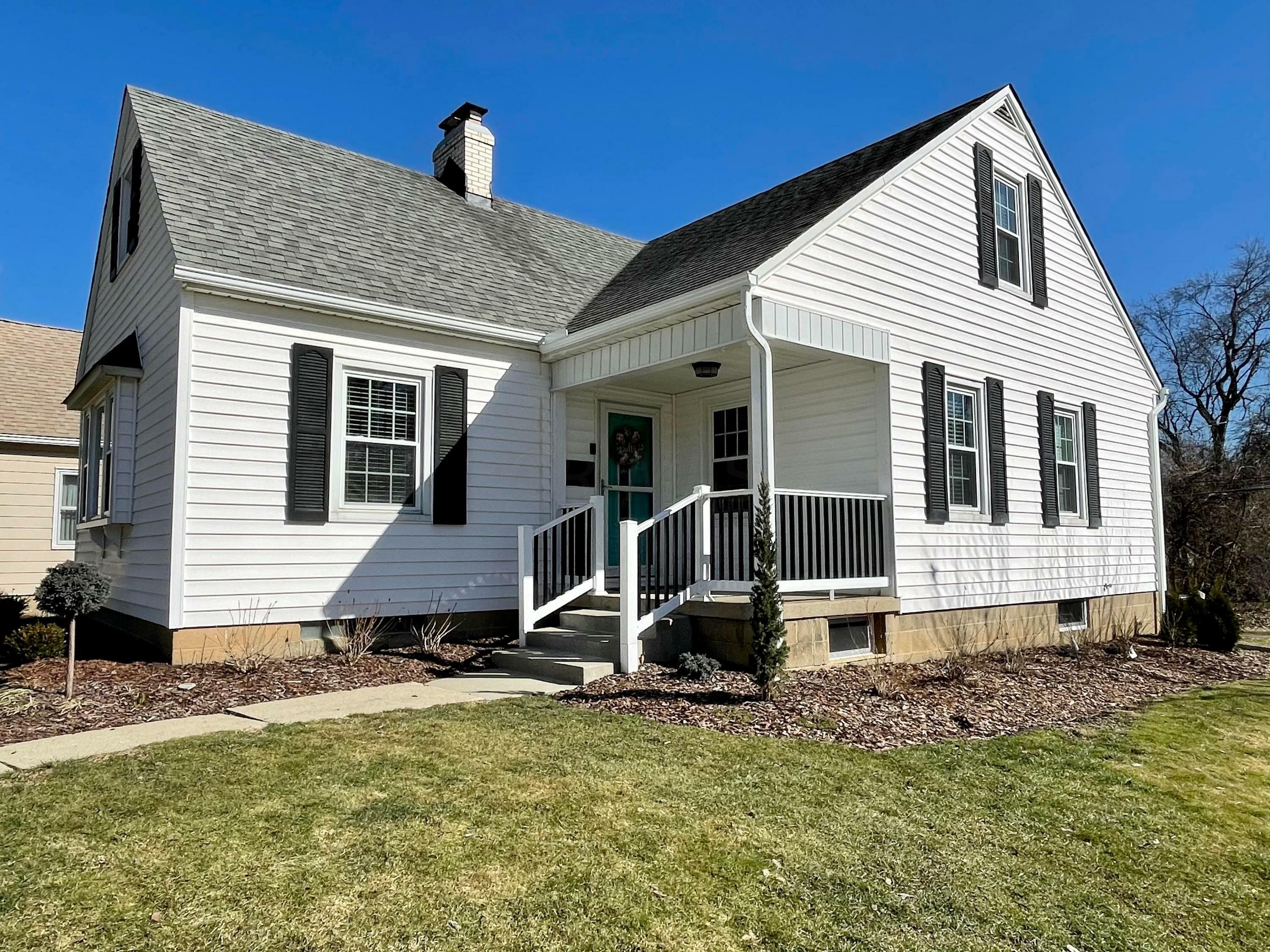 Property Photo: 1131 W Main Street OH 43055