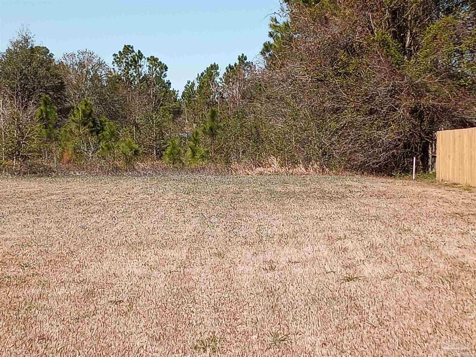 Property Photo:  10322 Tanton Rd  FL 32506 