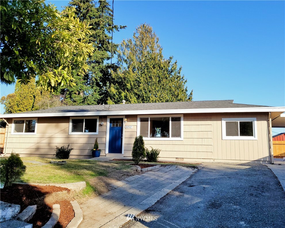 Property Photo:  32922 24th Place SW  WA 98023 