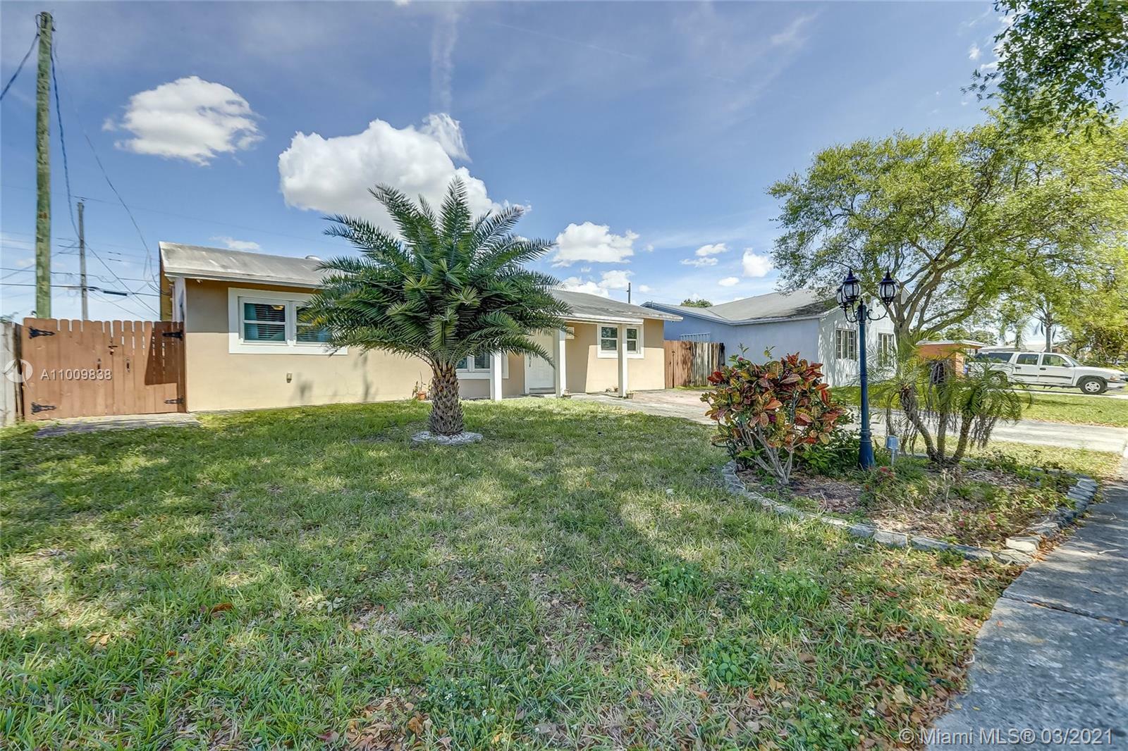 Property Photo: 7771 Farragut St FL 33024