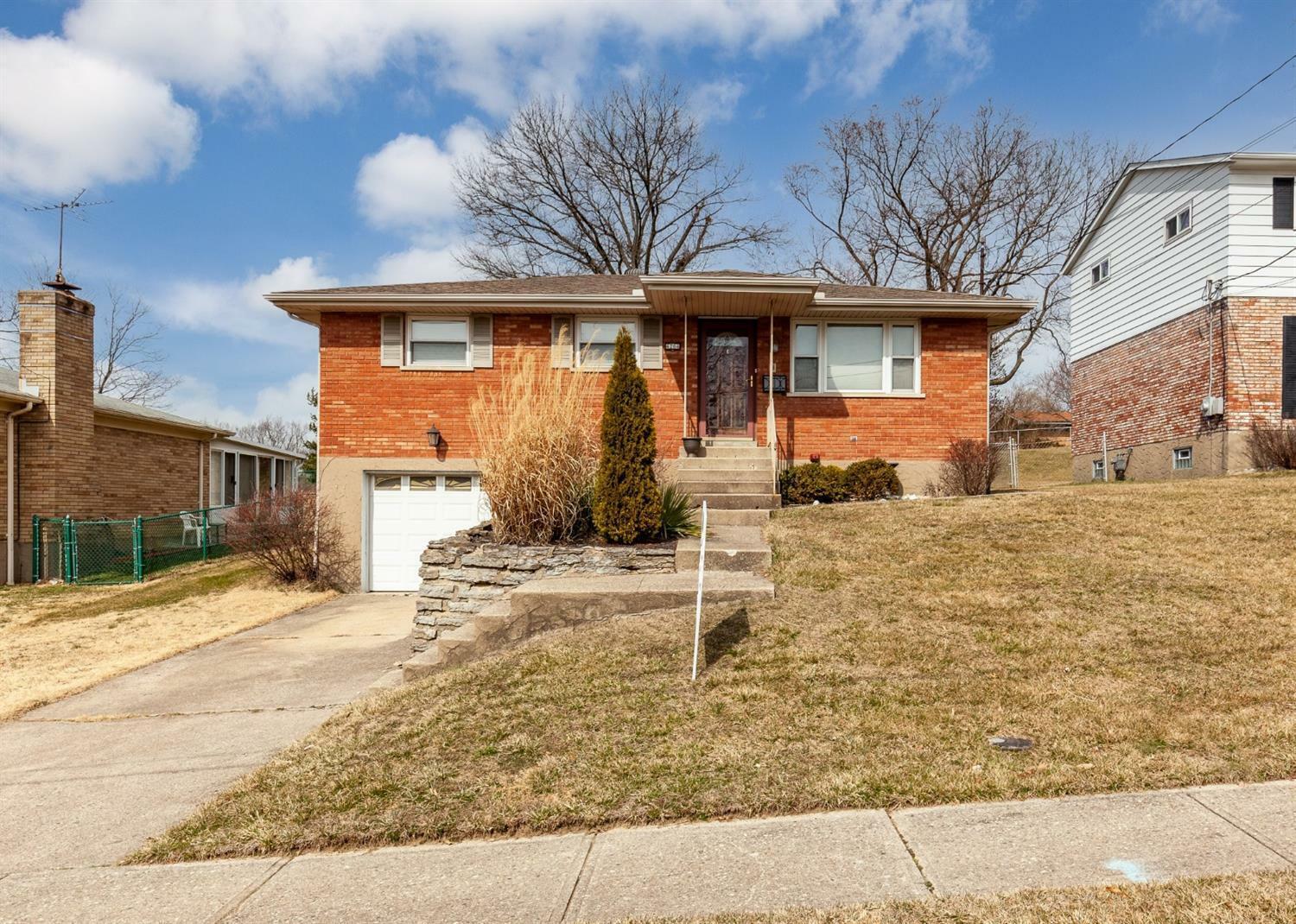 Property Photo: 4264 Turf Ln OH 45211