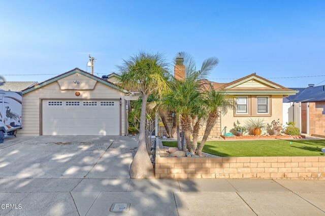 Property Photo:  76 La Verne Avenue  CA 93003 