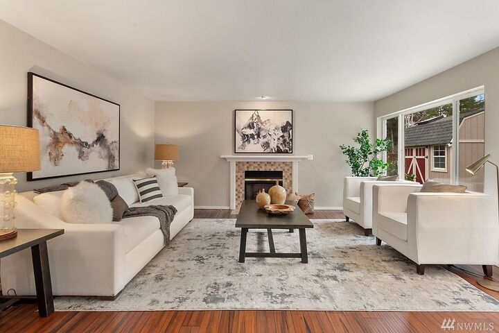 Property Photo: 1010 SW Tenth St WA 98045