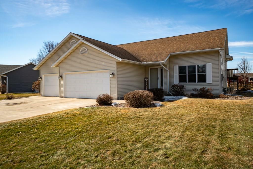 Property Photo:  900 Bluff View Circle  WI 54729 