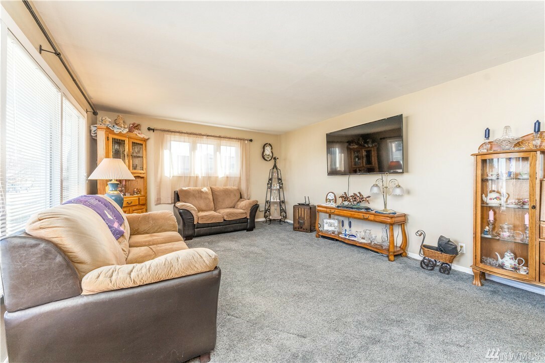 Property Photo: 1037 Montana St WA 98801